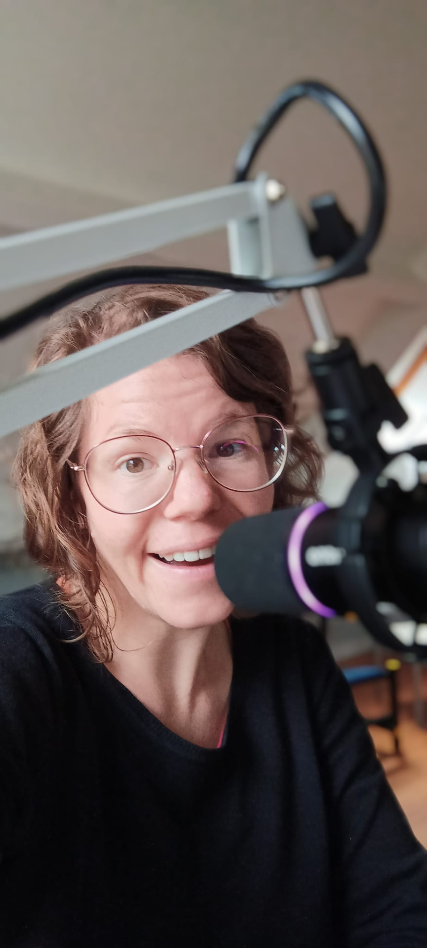 Maike neemt een audio op voor The Return