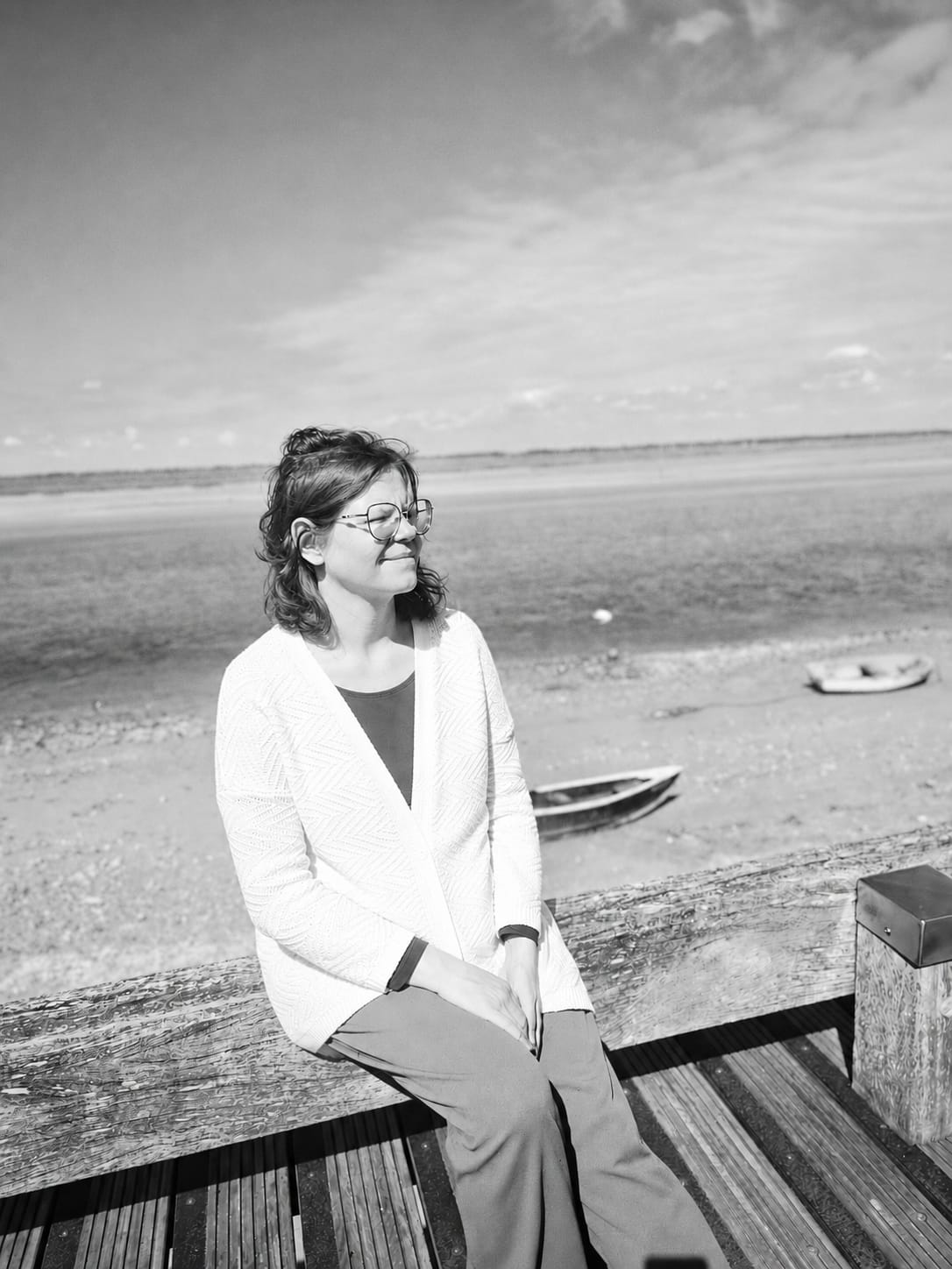 Maike - coach, zittend met notitieboek